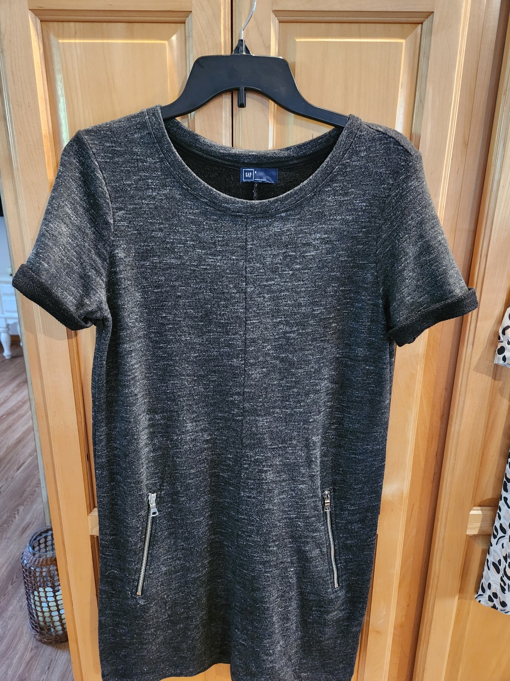 GAP Short Sleeve Heathered Black Shift Dress with Front Zippers